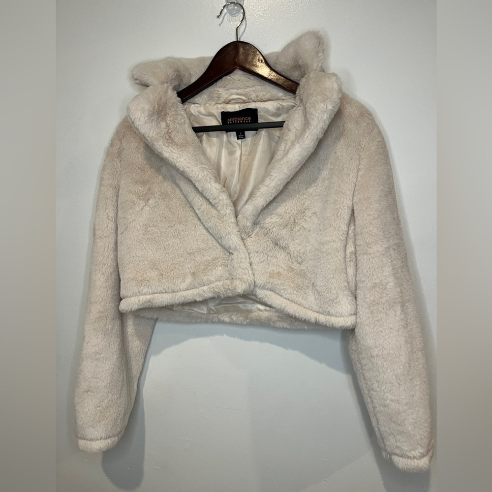 Ambiance Outerwear White Faux Fur Jacket S (black stain )